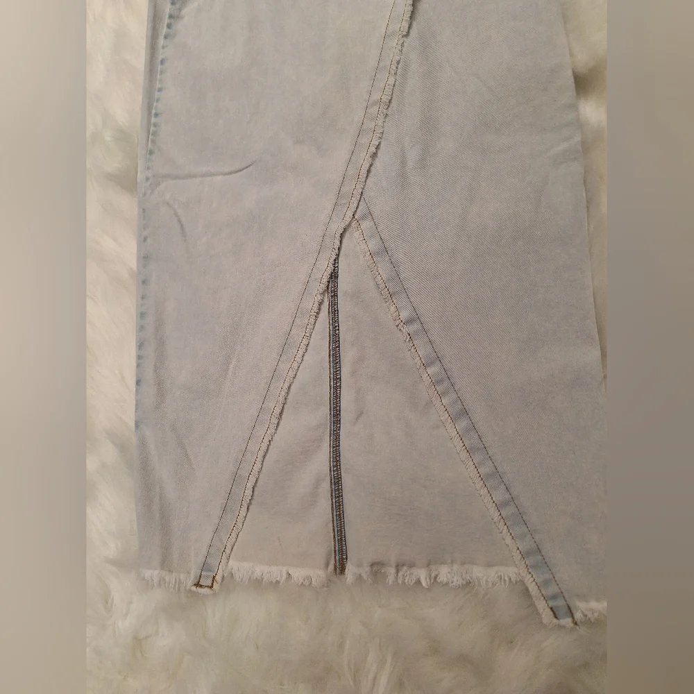 Sincerely Jules asymmetrical skirt- light blue with frayed hems- NWT - Picture 3 of 4
